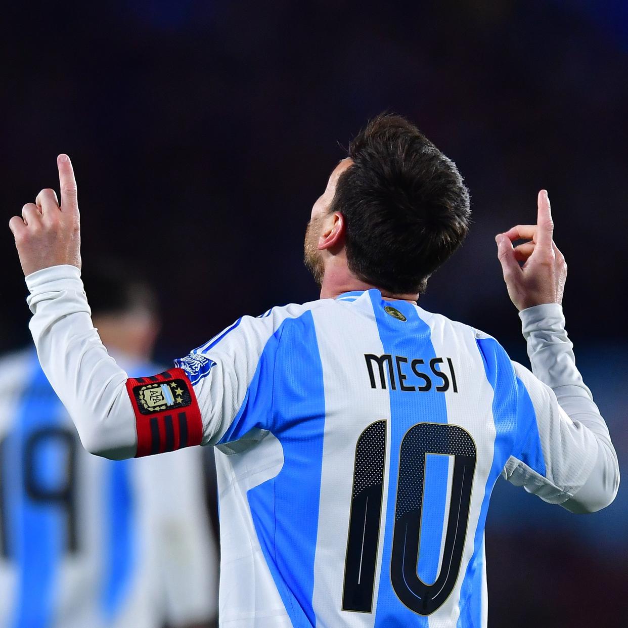 梅西帮助巴塞罗那赢得了多少次全国联赛杯